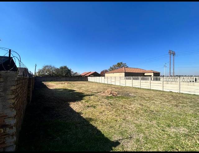 LAND FOR SALE IN STRUISBULT